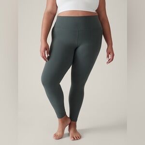 Athleta Transcend Stash Tight in Bali Green